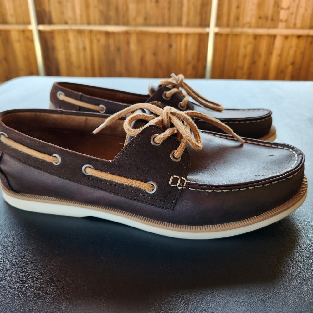 Moccasin shoes